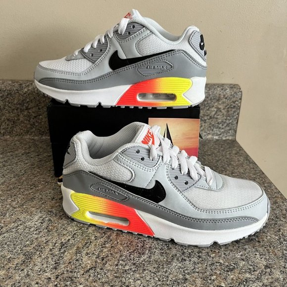Nike Air Max 90 Size 4Y / Women Size 5.5 Grey Gradient Cassette DR8924-001 Shoes - Picture 1 of 8